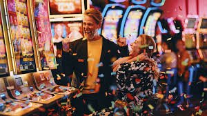 Antarmuka aplikasi gg 288 menampilkan layar login dan menu permainan utama